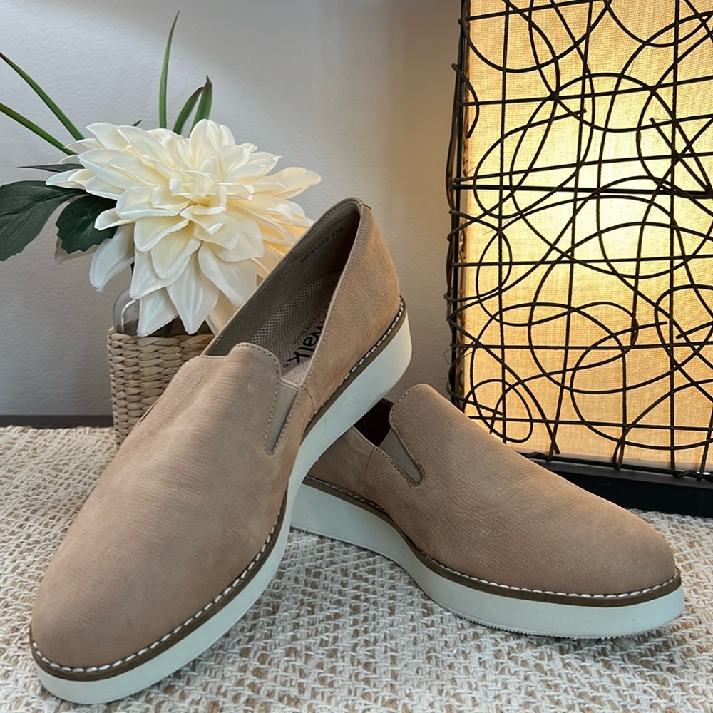 NWOT Women’s Softwalk Tan Loafers - 9W